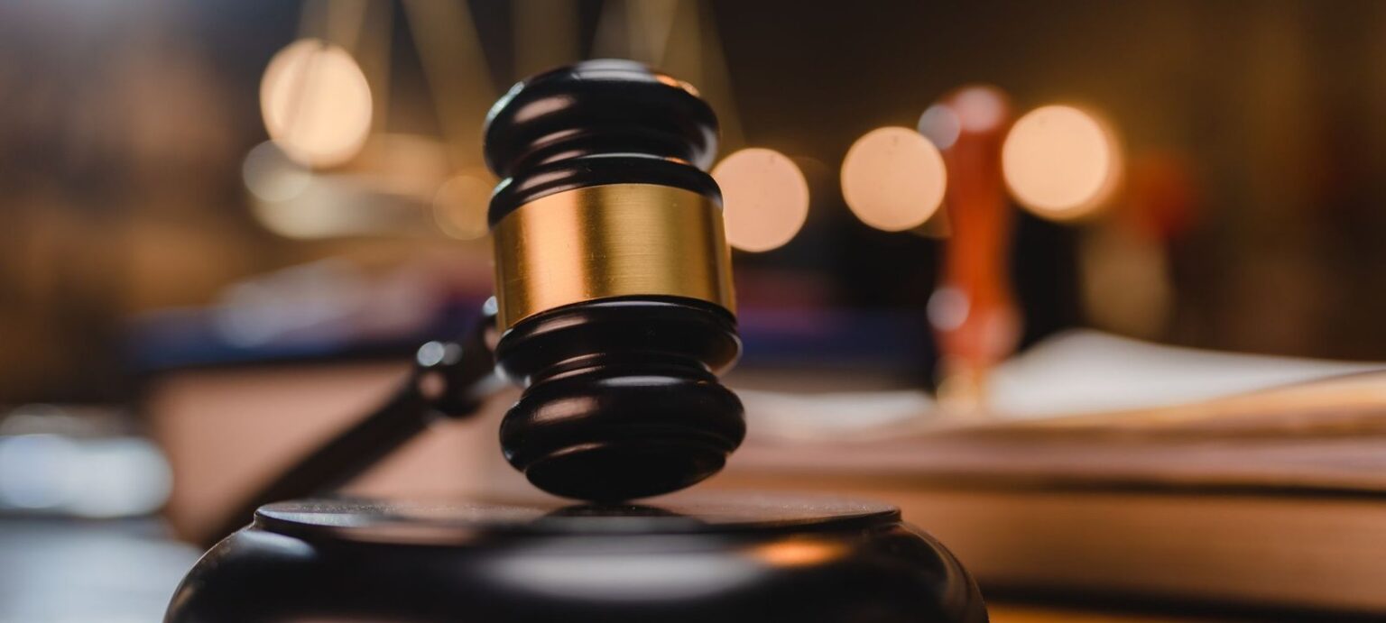 Meta processa golpistas e bloqueia anúncios fraudulentos no Brasil, China e Vietnã